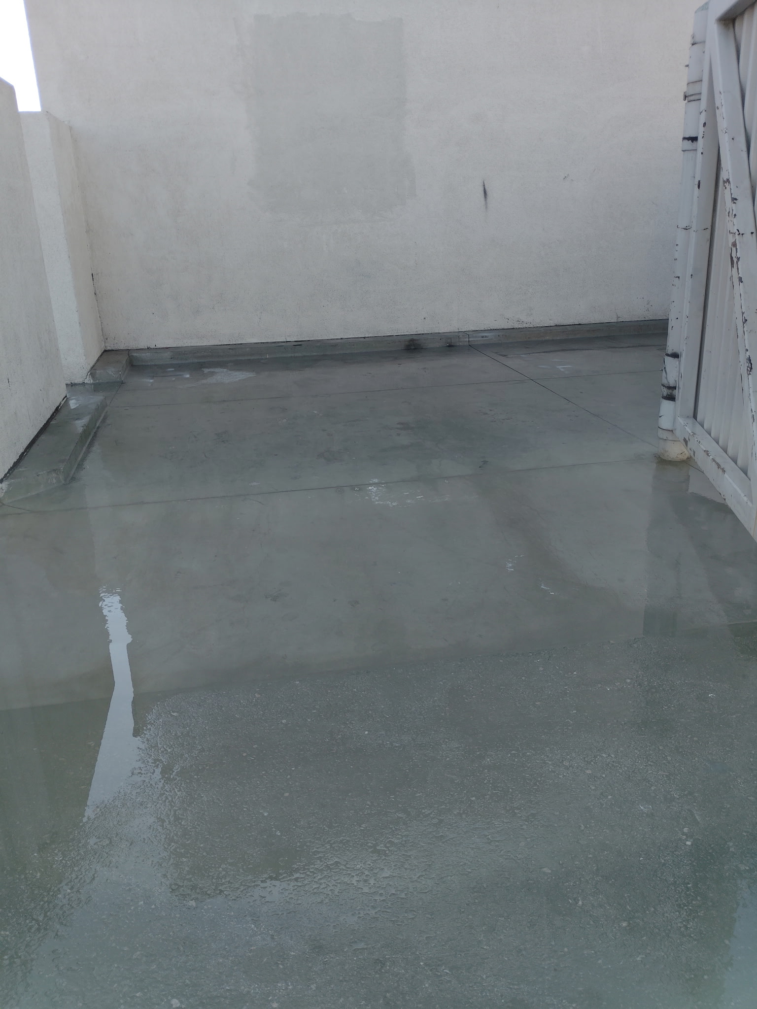 Concrete Work - Surface cleanup / repair zone